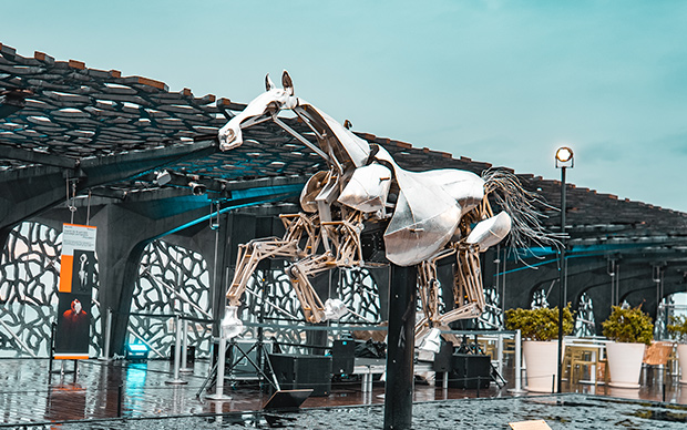 Zeus, le cheval métallique
