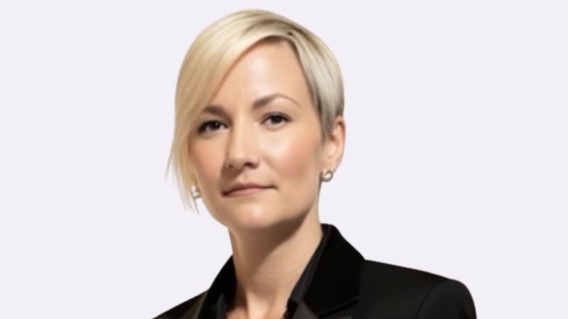 Headshot of KR Liu, a trailblazing innovator, brand storyteller, and executive leader.